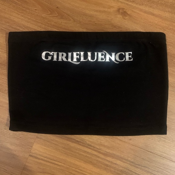 Black Crop Top w/ Saying - Picture 1 of 2